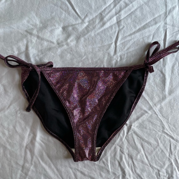 Purple iridescent American Apparel string bikini bottoms - Picture 3 of 4